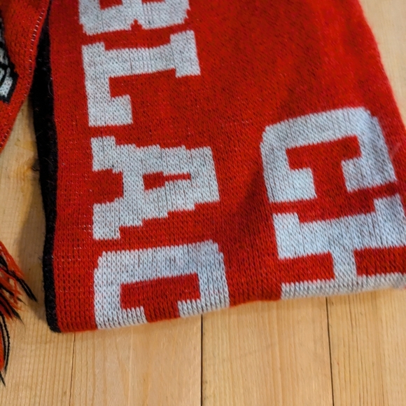 Chicago Blackhawks Red and Black Sports Team Scarf - Picture 5 of 7